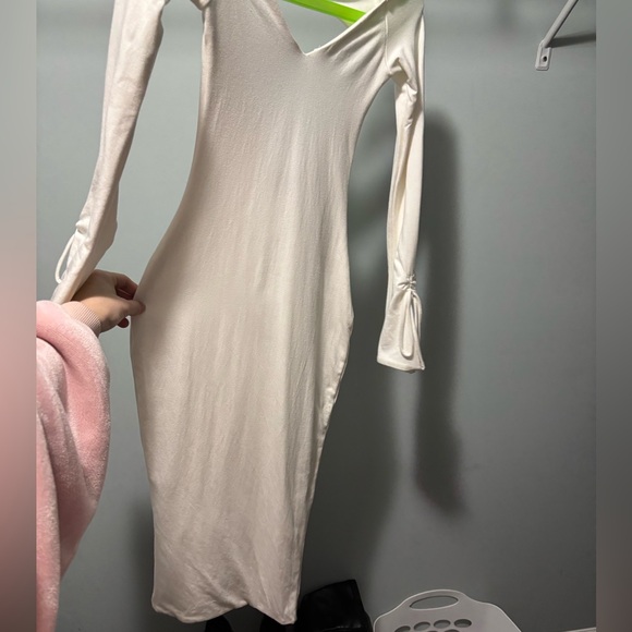 Oh Polly Midi Dress - Picture 12 of 12